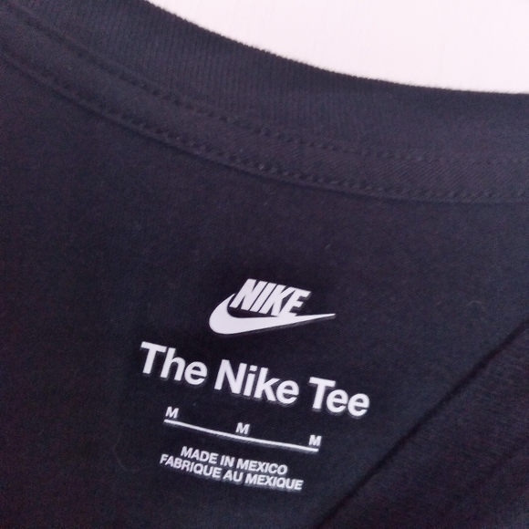 Nike Black and Red "Swoosh by Air" Graphic short sleeve M unisex shirt - Picture 3 of 3